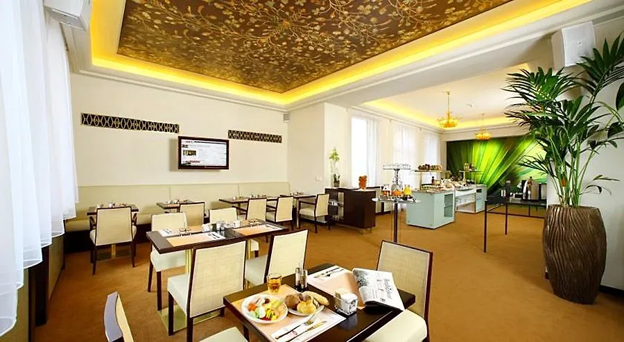 Grand Hotel International - Czech Leading Hotels Prague 4*,